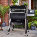 Weber ® SmokeFire EX4 Black Outdoor Pellet Grill